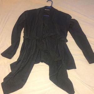 Cardigan type shirt with tie.